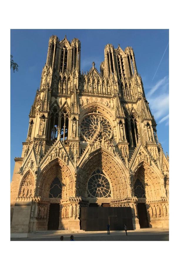Suite Des Moulins - Neoma Reims Bagian luar foto